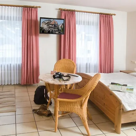 Hotel-restaurant Im Goldenen Grund Hotell Korperich