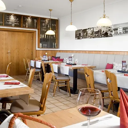 Hotel-restaurant Im Goldenen Grund Hotell Korperich